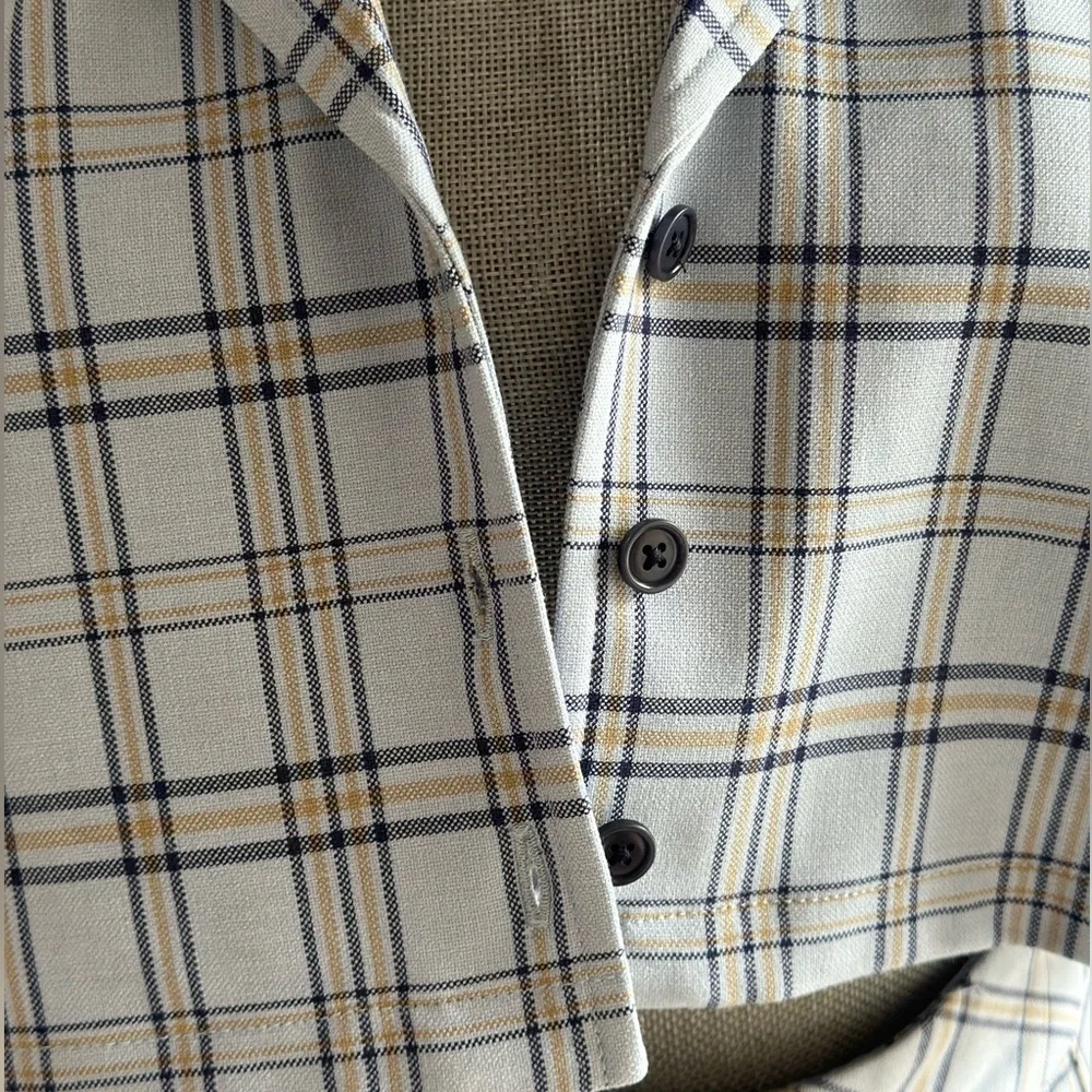 Aritzia - Sunday Best Button Up - Picture 4 of 8